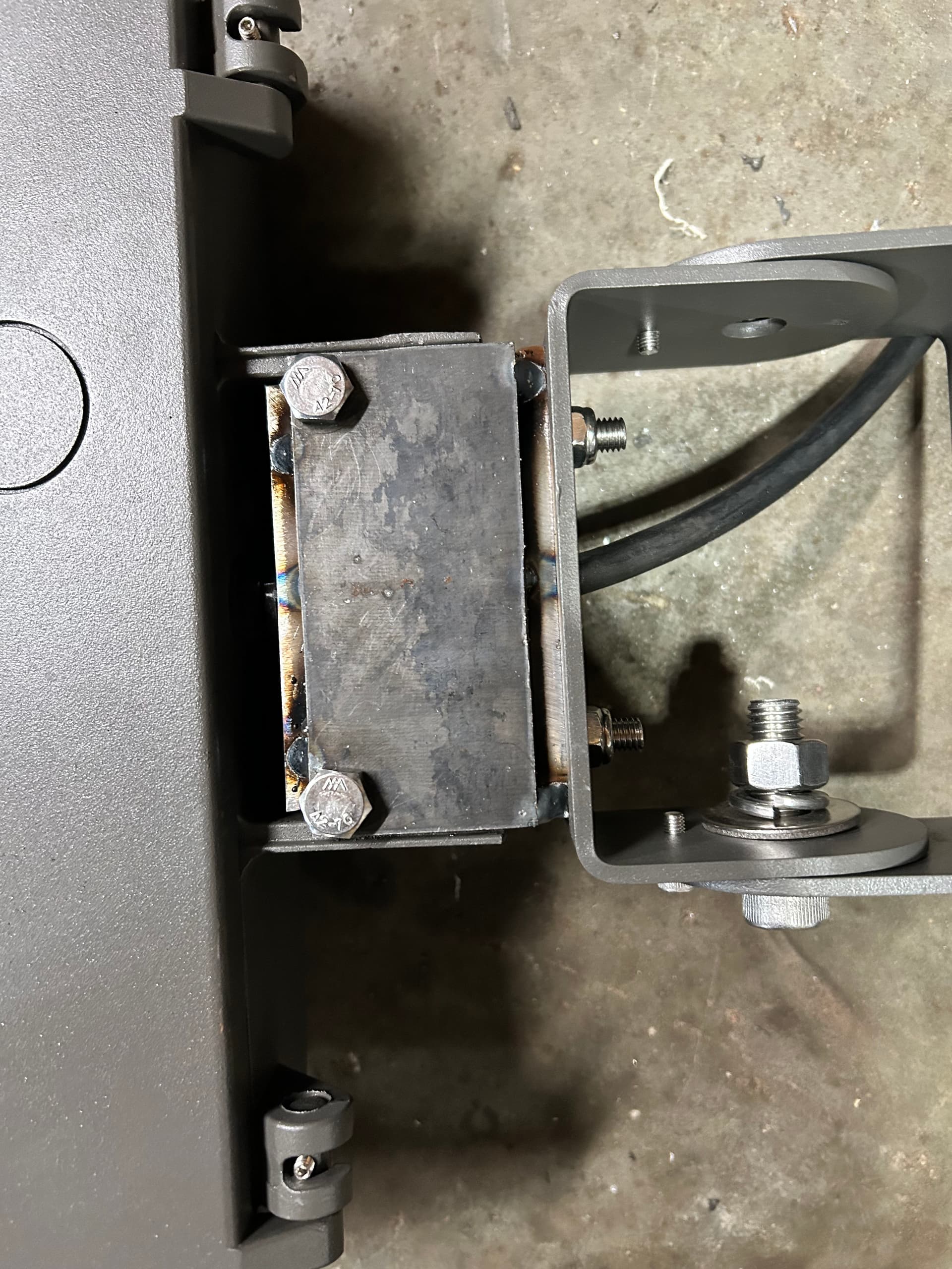 Gallery photos for Precision Custom Metal Mounts for Optimal Light Installation: Image #1