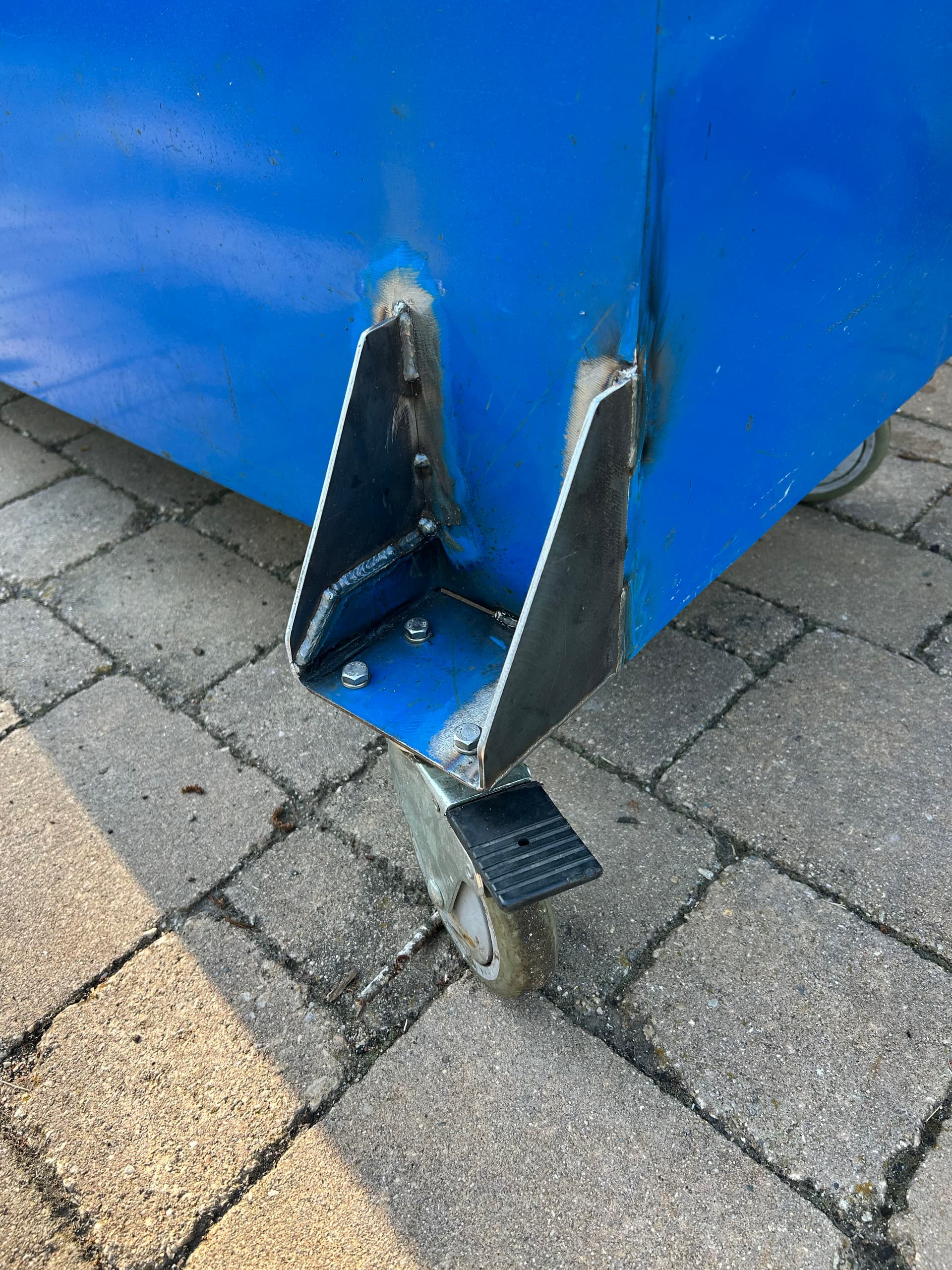 Gallery photos for Kettle Corn Cart Wheel Mount Repair Done Right: Image #7